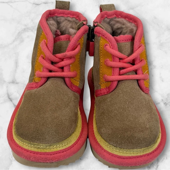 UGG Toddler Neumel II Chukka boots in the "Beachwood/Papaya Orange" size 6 - Picture 2 of 7